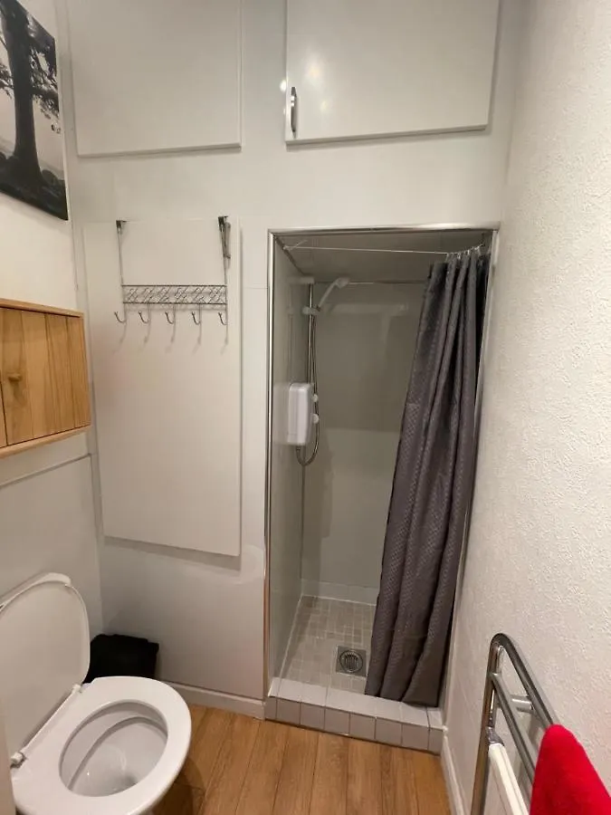 Apartment Beautiful 2 Bedroom Apartment- Prime Location, Aberdeen Centre