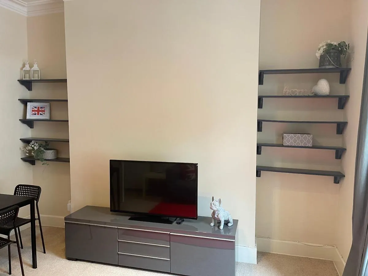 Beautiful 2 Bedroom Apartment- Prime Location, Aberdeen Centre contacts